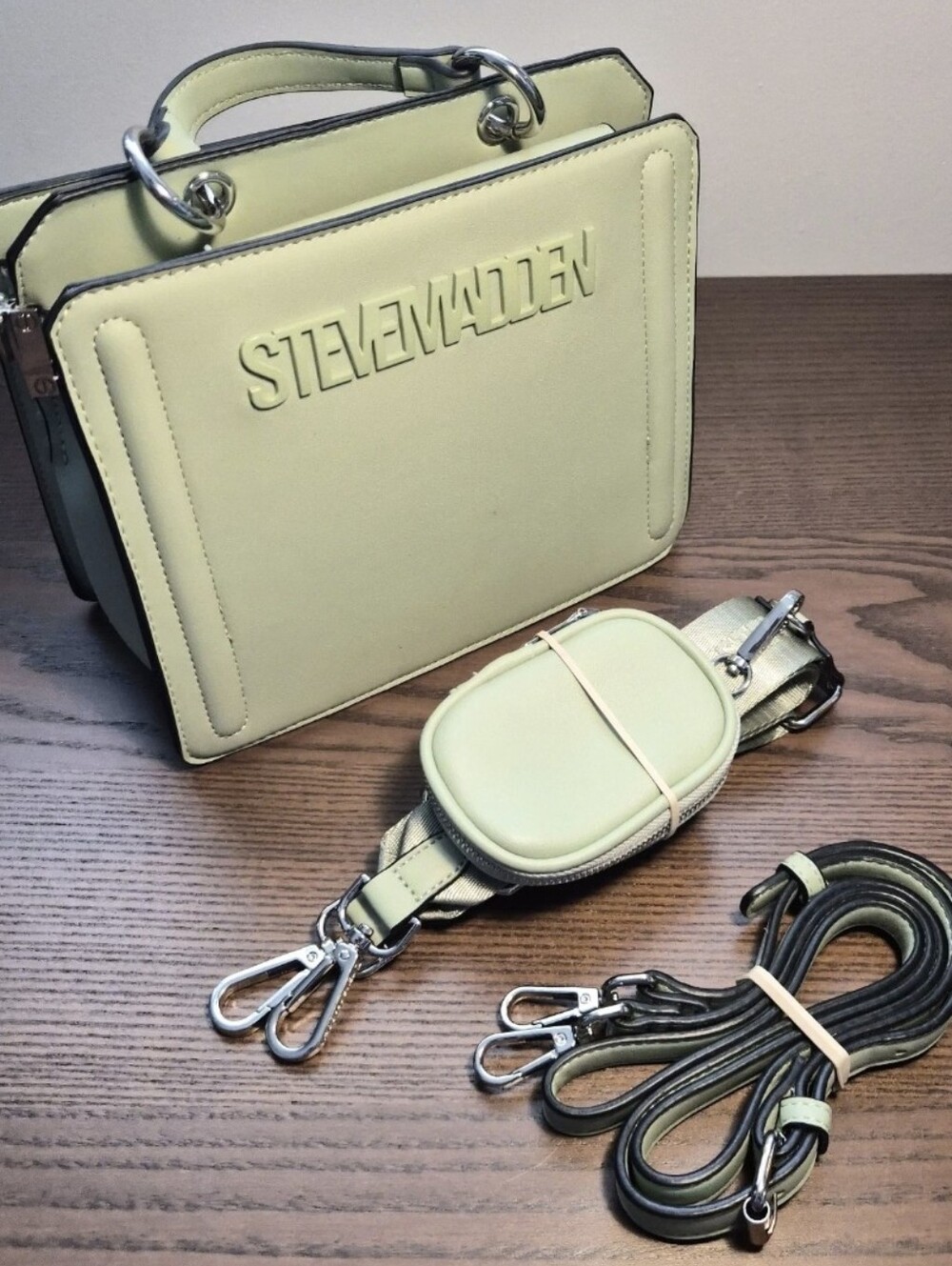 Steve Madden Bevelyn Convertible Crossbody Bag in Mint/Light Green, NWOT
